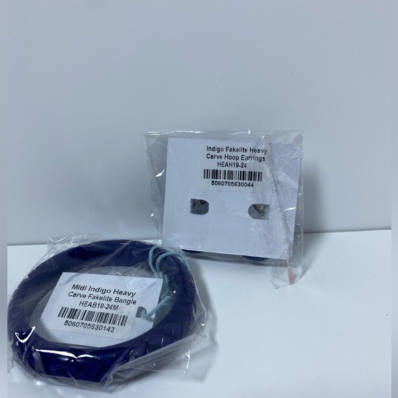 Splendette Set Midi MED Indigo Heavy Carve Fakelite Bangle  & hoop earrings NWT - Picture 3 of 10